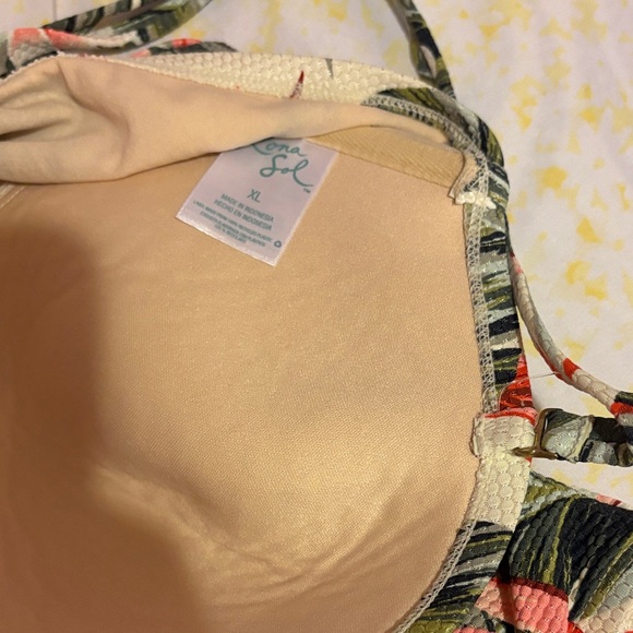 Tropical Floral One-Piece Swimsuit - Picture 2 of 7